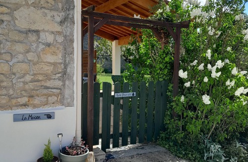 Saint-Valerien Cottage | Charming rural gite set in its own garden in the beautiful Vendee