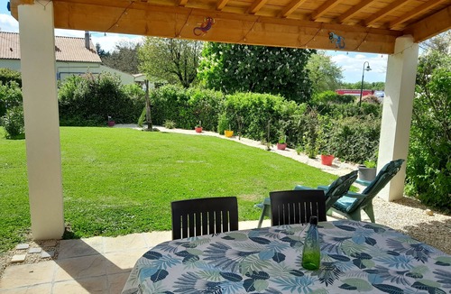 Saint-Valerien Cottage | Charming rural gite set in its own garden in the beautiful Vendee