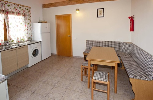 Riudecanyes Cottage | Charming Rural House with private pool and views just 15km from Port Aventura