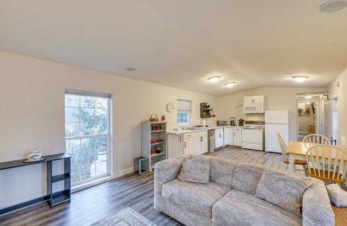 Glenburn House | Charming Rural Retreat 2Br 2Bath