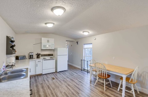 Glenburn House | Charming Rural Retreat 2Br 2Bath