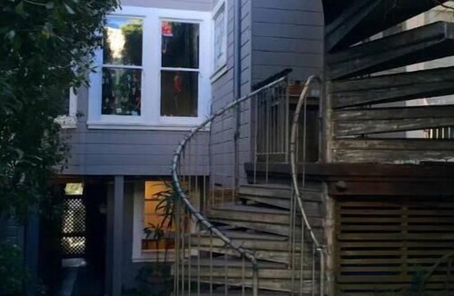 Russian Hill Apartment | Charming Russian Hill Junior 1BR Basement Apt