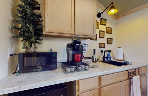Ledbetter Cabin | Charming rustic cabin with kitchenette, streaming, partial AC, & WiFi