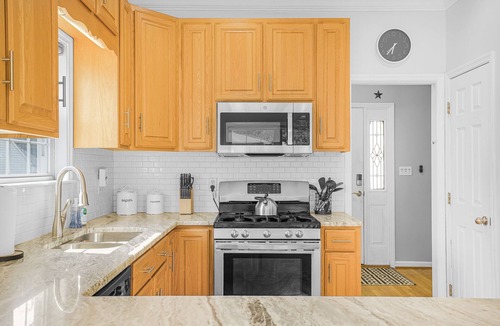 Newark House | Charming Rustic Retreat