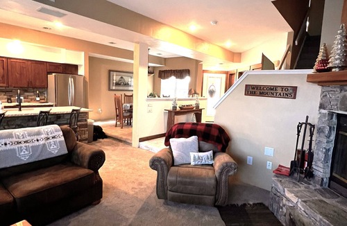 Seven Springs House | Charming Rustic Townhome in the Heart of the Villages at Seven Springs