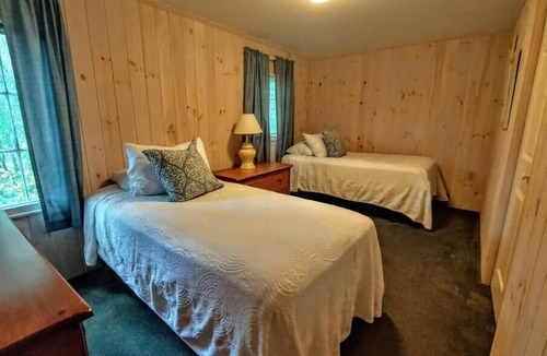 Vergennes Resort | Charming rustic two bedroom cottage steps away from Lake Champlain!