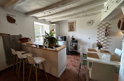 Tournon-Saint-Pierre House | Charming Stone House in the Countryside