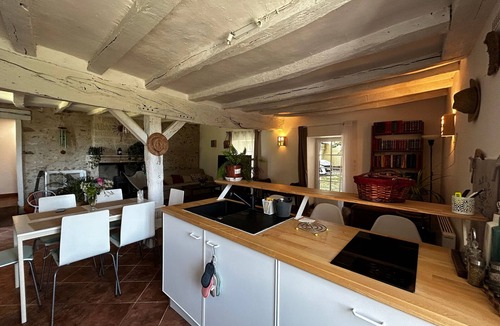 Tournon-Saint-Pierre House | Charming Stone House in the Countryside