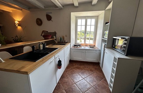 Tournon-Saint-Pierre House | Charming Stone House in the Countryside