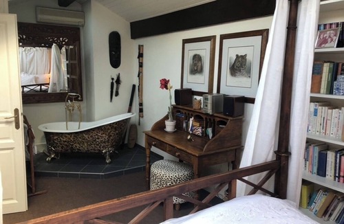 Veigy-Foncenex Bed & Breakfast | Charming Safarie Room