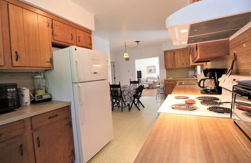 Orleans House | Charming Saltbox Close To Skaket Beach & OrleansTown Center (1215)
