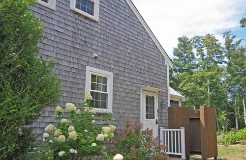 Orleans House | Charming Saltbox Close To Skaket Beach & OrleansTown Center (1215)