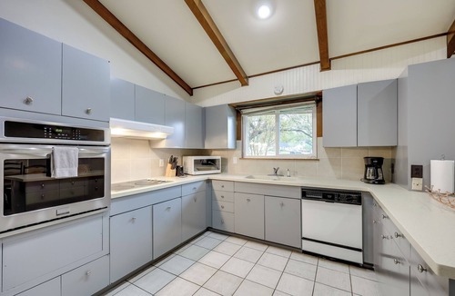 Medical Center District House | Charming San Antonio Abode ~ 10 Mi to River Walk!