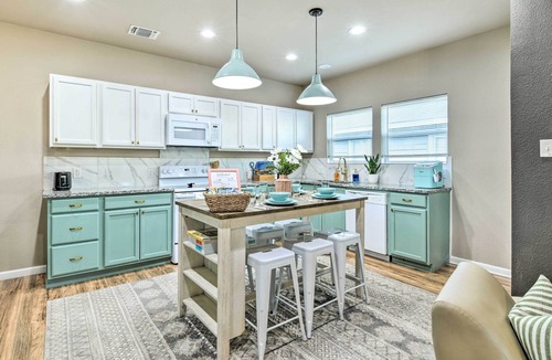 Highland Park House | Charming San Antonio Home ~ 4 Mi to Downtown