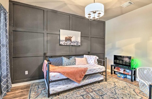 Highland Park House | Charming San Antonio Home ~ 4 Mi to Downtown
