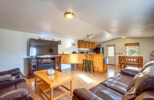 Santa Rosa House | Charming Santa Rosa Home w/Mountain Views & Porch