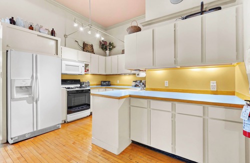 Saugatuck Condo | Charming Saugatuck Condo w/Private Deck + Grill!
