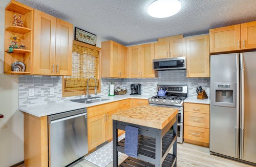 Savage House | Charming Savage Home w/Yard: 18 Mi to Minneapolis