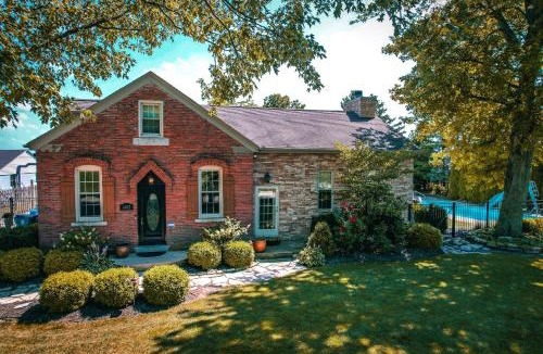 Huron House | Charming School House with Large Pool