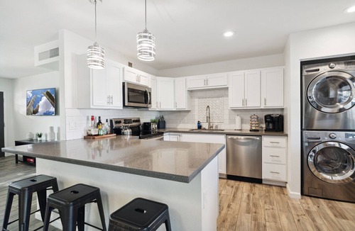 South Scottsdale House | Charming Scottsdale Retreat with Free Heated Pool - 5 Minutes from Old Town