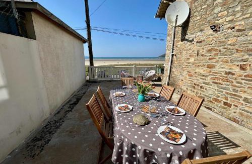 Saint-Michel-en-Greve House | Charming seaside family home - sleeps 8