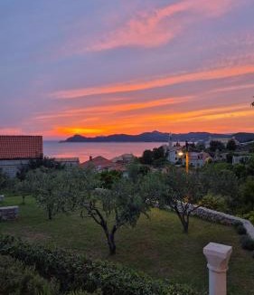 Lopud Island House | Charming Sea View "Villa Divine" - 2min from the sea