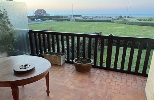 Tourgeville Apartment | Charming seafront apartment in Deauville