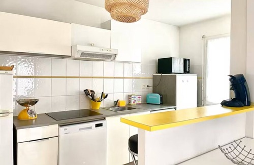 Port-des-Barques Apartment | Charming seaside apartment