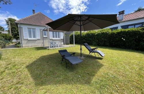 Jullouville House | Charming Seaside Home: 150m from Beach, Garden, Terrace, Close to Shops