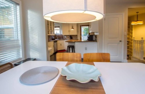 Cedar Heights House | Charming Seattle House with Detach Studio Lake View