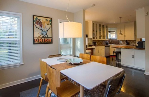 Cedar Heights House | Charming Seattle House with Detach Studio Lake View