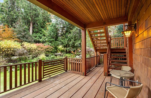 Rollingbay Apartment | Charming secluded studio with mountain view, fast WiFi, fireplace, large deck
