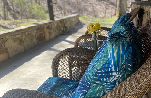 Millersville Cabin | Charming Secluded Getaway Cabin within minutes of amenities