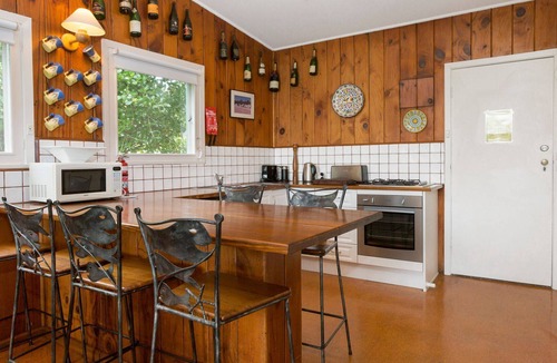 Mornington House | CHARMING SECLUDED BEACH HOUSE