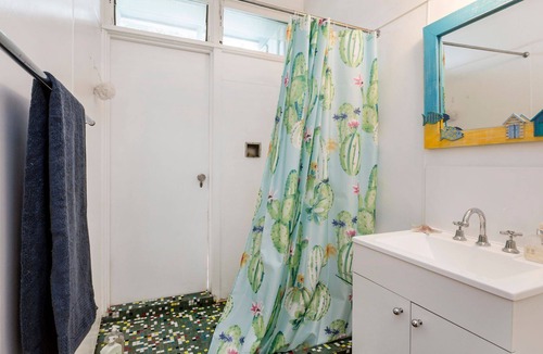 Mornington House | CHARMING SECLUDED BEACH HOUSE