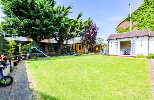 Upper Beeding Apartment | Charming Self Contained Garden Studio Upper Beeding