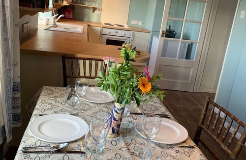 Faringdon Cottage | Charming self contained cottage in rural location