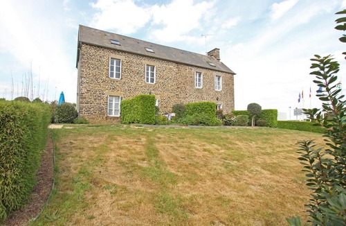 Brecey Cottage | Charming semi-detached house with WIFI near Brécey