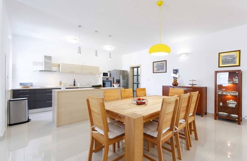 Tucepi Villa | Charming serene 3-BR pet-friendly Villa for 6 with heated pool