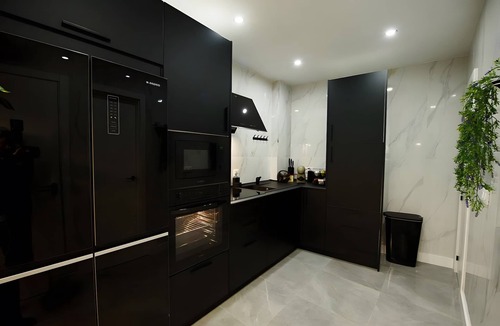 Dos Hermanas Apartment | Charming Sevilla Boutique: 2 Bedrooms, Sleeps 7, Parking Included