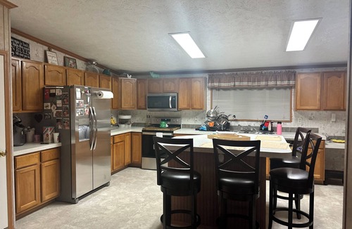 New Tazewell House | Charming shared house in lovely Tazewell w/mountain views, WiFi, AC, Treadmill