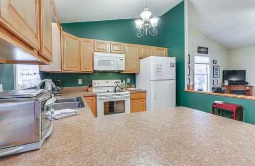 Shenandoah House | Charming Shenandoah Retreat w/Deck!