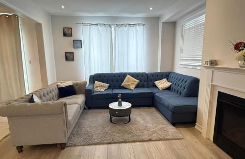Centre Wellington House | Charming Short-Term Stay Near Downtown Fergus & Elora Mill