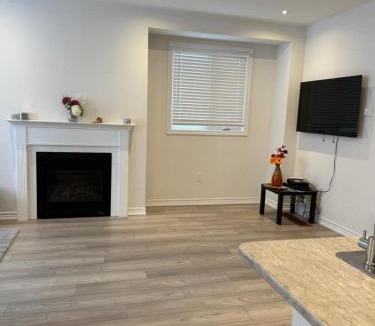 Centre Wellington House | Charming Short-Term Stay Near Downtown Fergus & Elora Mill