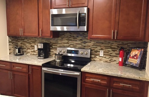 Arden-Arcade House | Charming Singingwood House