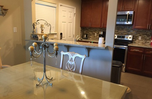 Arden-Arcade House | Charming Singingwood House