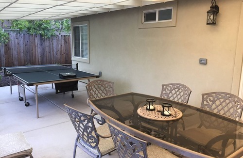 Arden-Arcade House | Charming Singingwood House