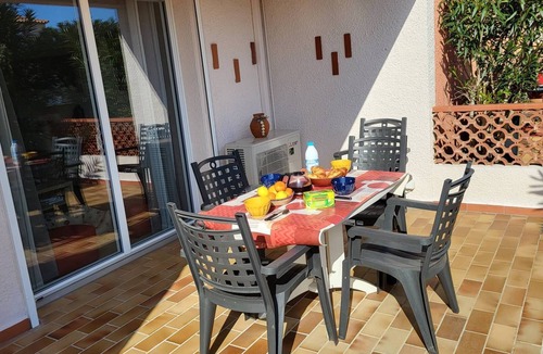 Les Arenes House | Charming single-story villa with 3 bedrooms, tastefully decorated, beautiful exterior.