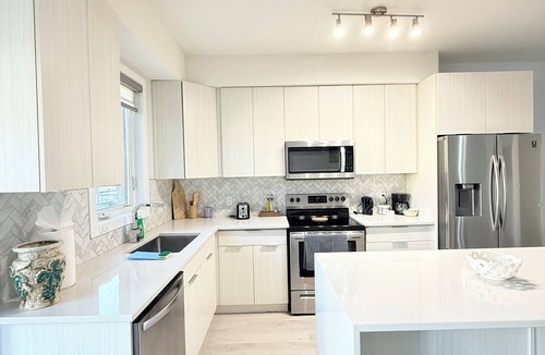 London House | Charming Singleton Oasis