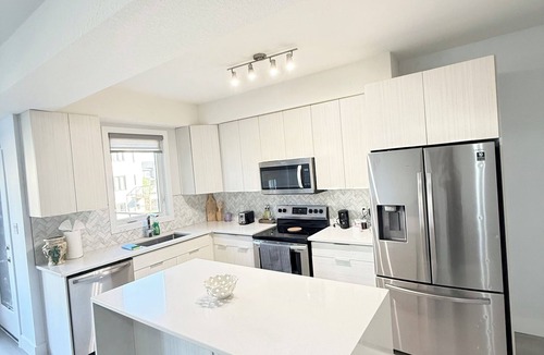 London House | Charming Singleton Oasis